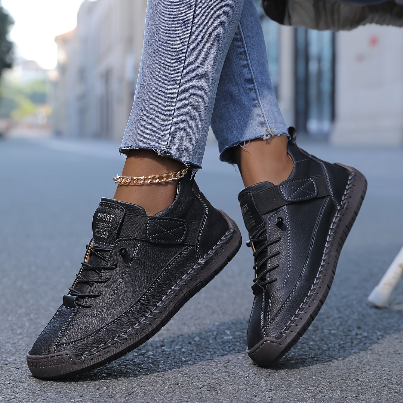 Classic Low Sneakers for Daily Use