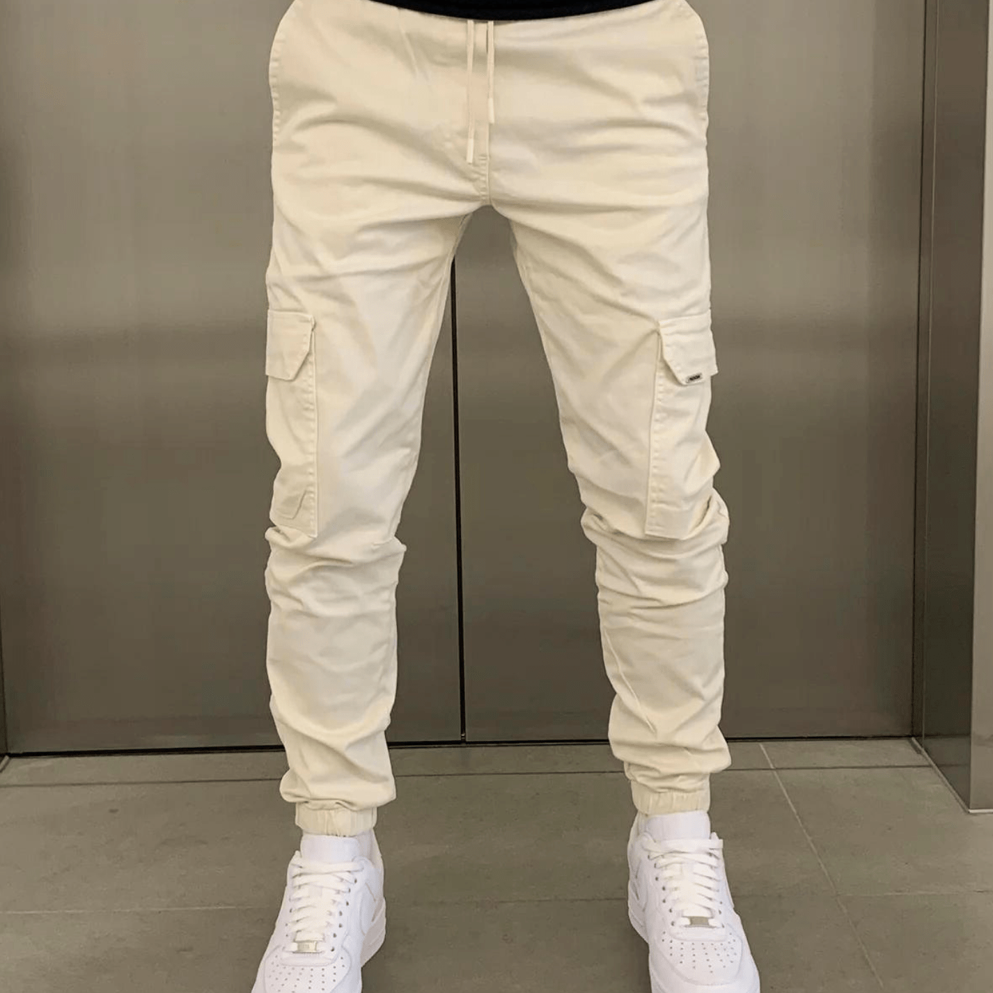 Men’s relaxed-fit cargo joggers