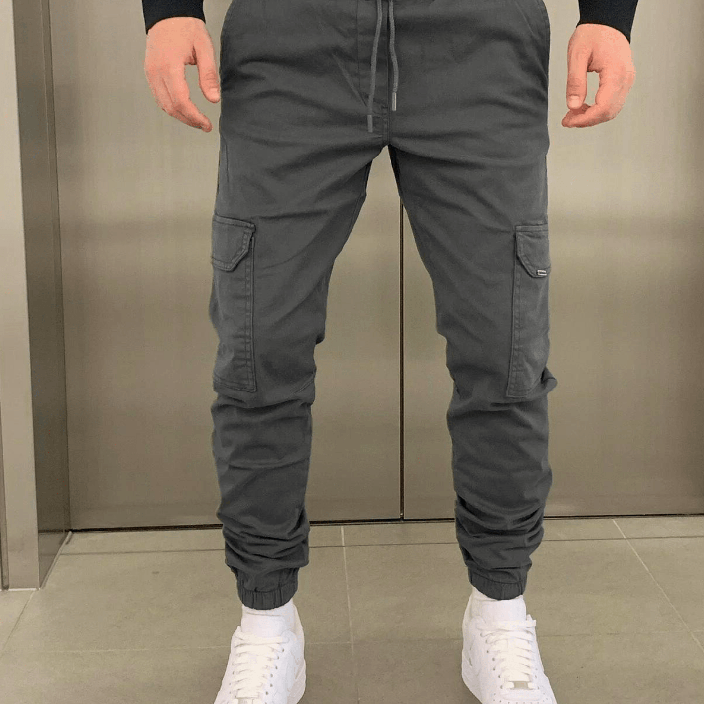 Men’s relaxed-fit cargo joggers