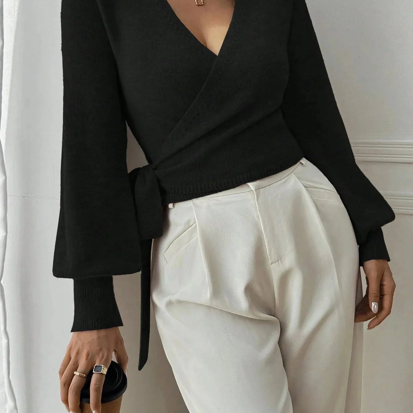 Jersey cruzado elegante para mujer con mangas abullonadas