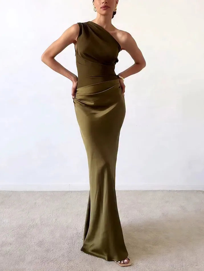 Robe Maxi Élégante Plissée Épaule Dénudée