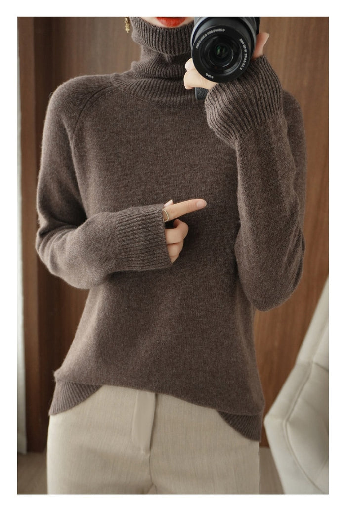 Women's Soft Knit Long-Sleeve Turtleneck Sweater