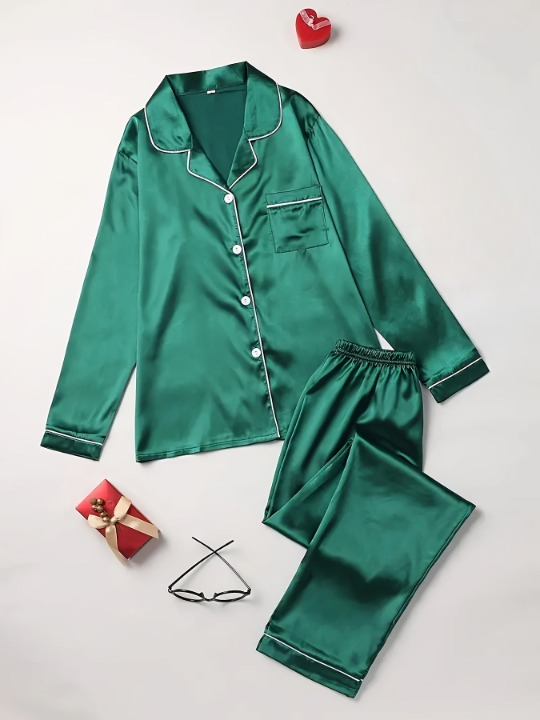 Ensemble Pyjama Deux Pièces Femme en Soie Luxueuse avec Coupe Confortable et Design Élégant