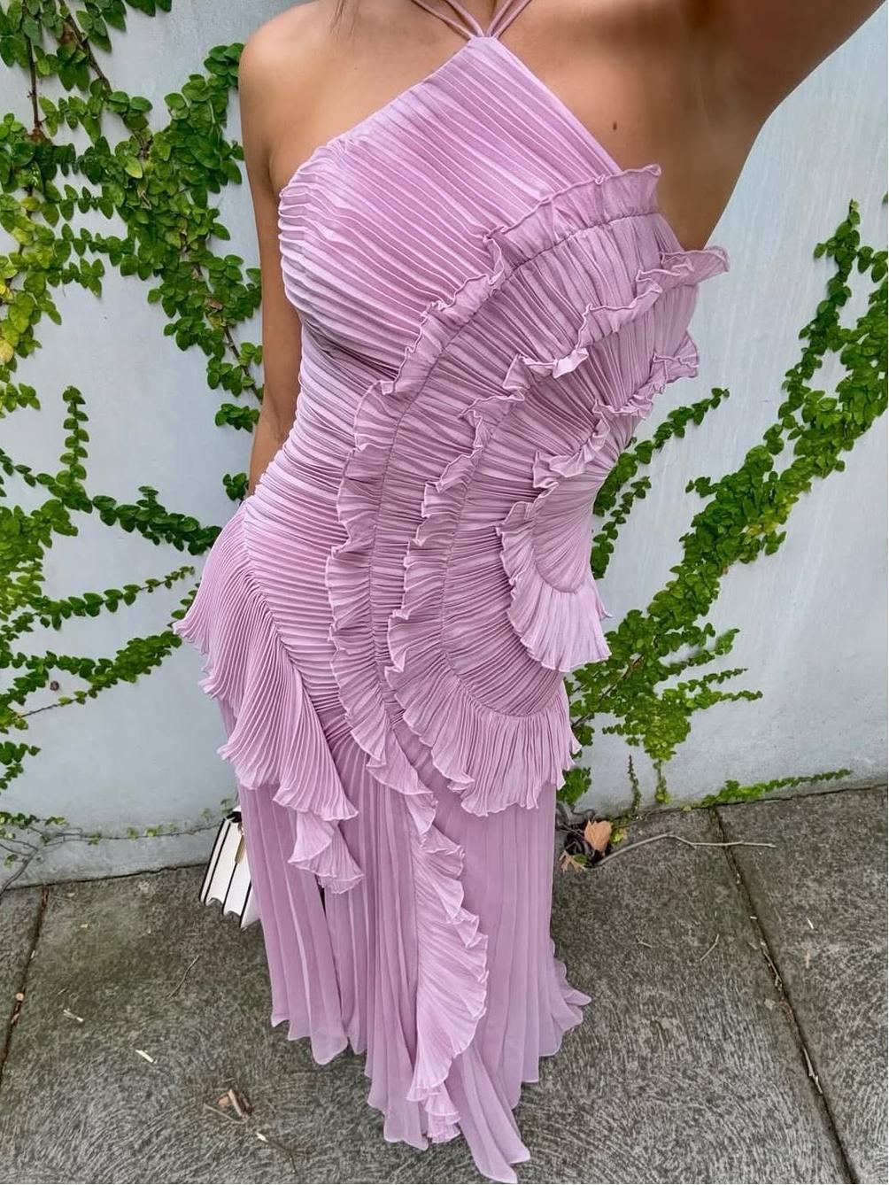 Robe Maxi Asymétrique Plissée à Volants Cascades avec Encolure Croisée