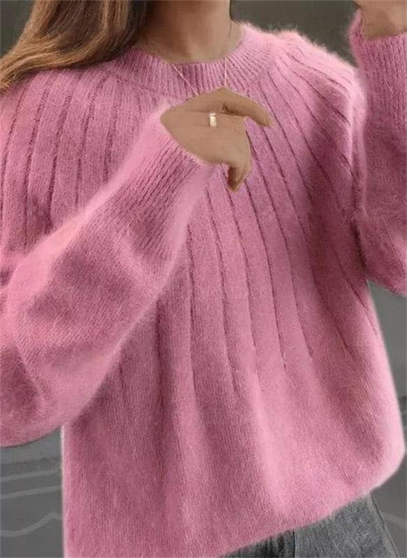 Women’s Crew-Neck Sweater in Soft Knit