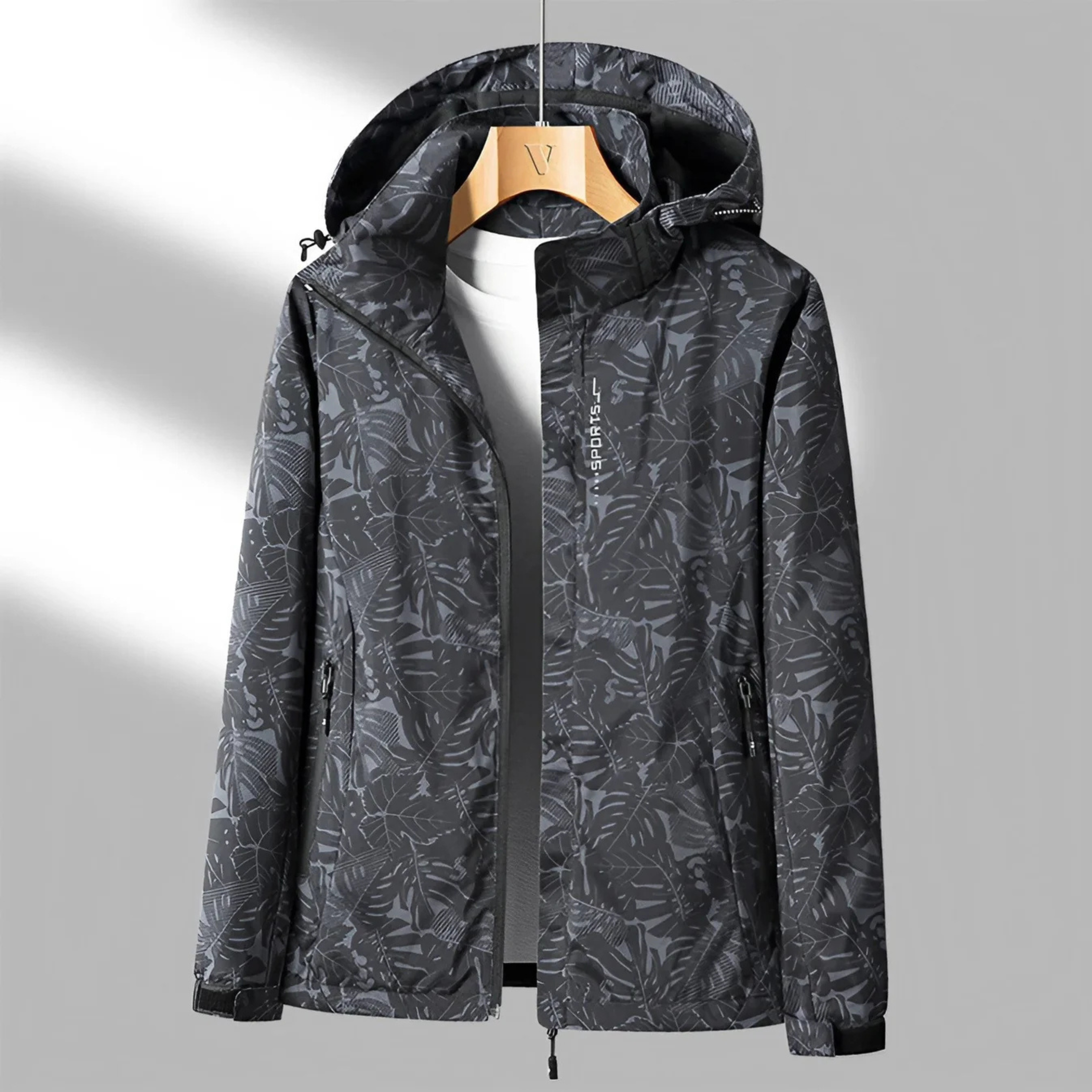 Lightweight Women’s Hooded Zip-Up Jacket for Outdoor Use