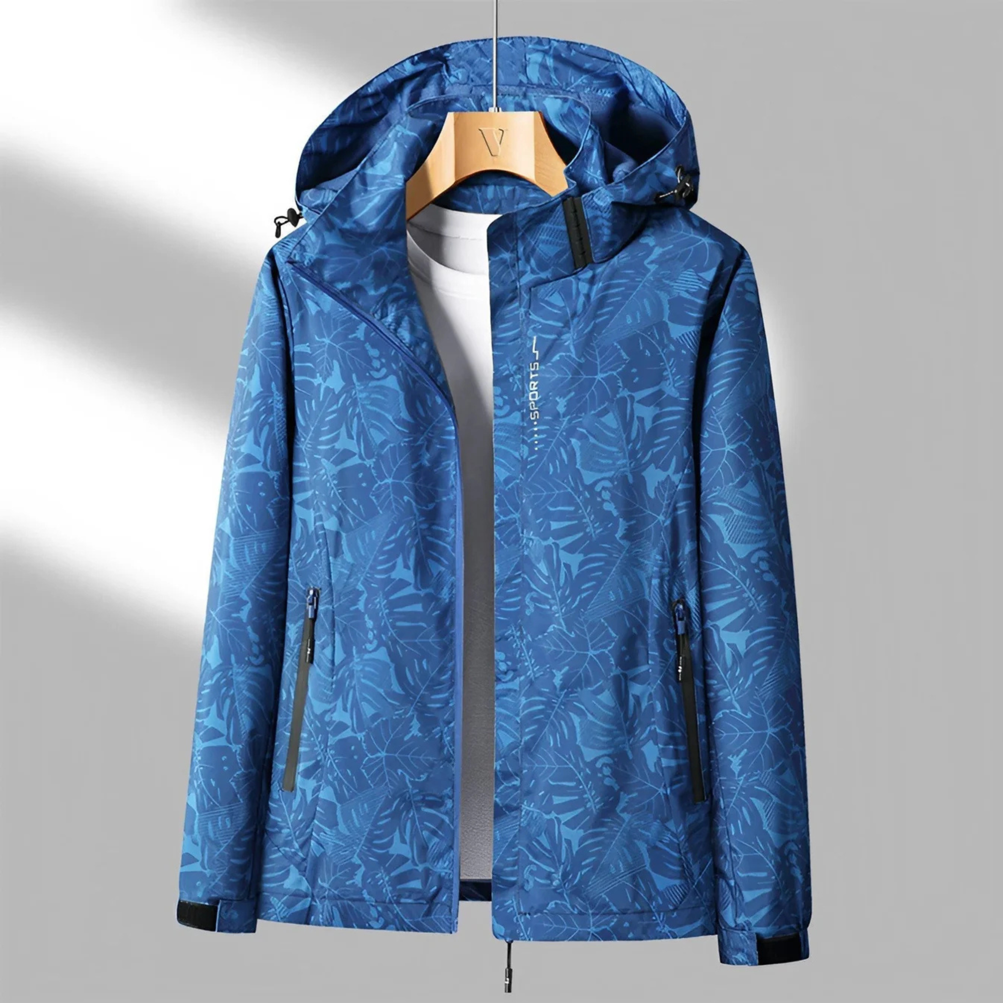 Lightweight Women’s Hooded Zip-Up Jacket for Outdoor Use