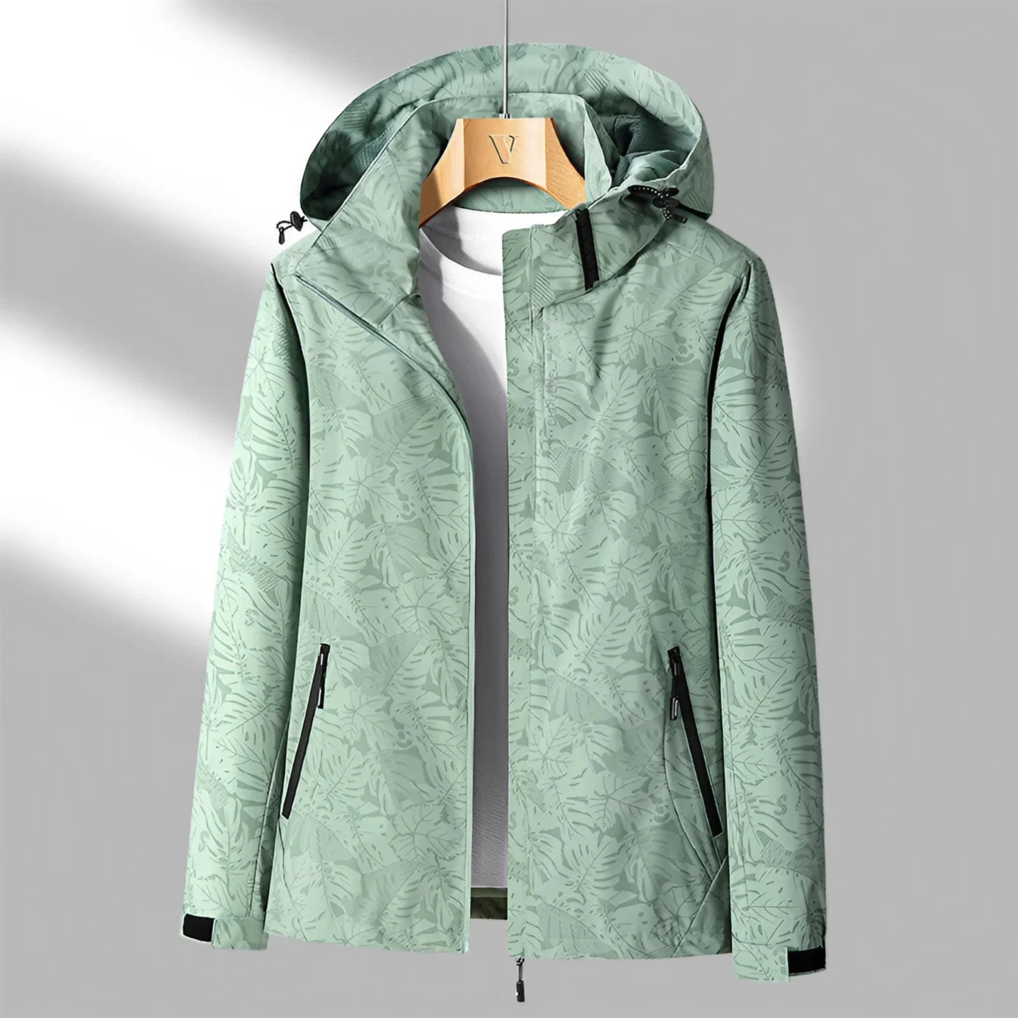 Lightweight Women’s Hooded Zip-Up Jacket for Outdoor Use