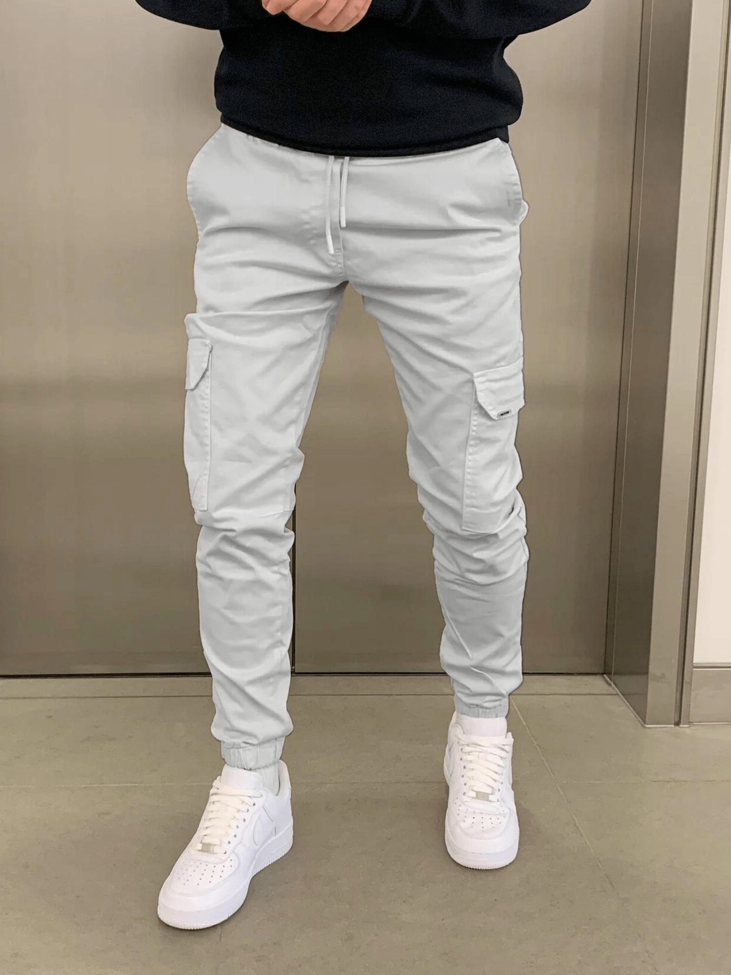Men’s relaxed-fit cargo joggers