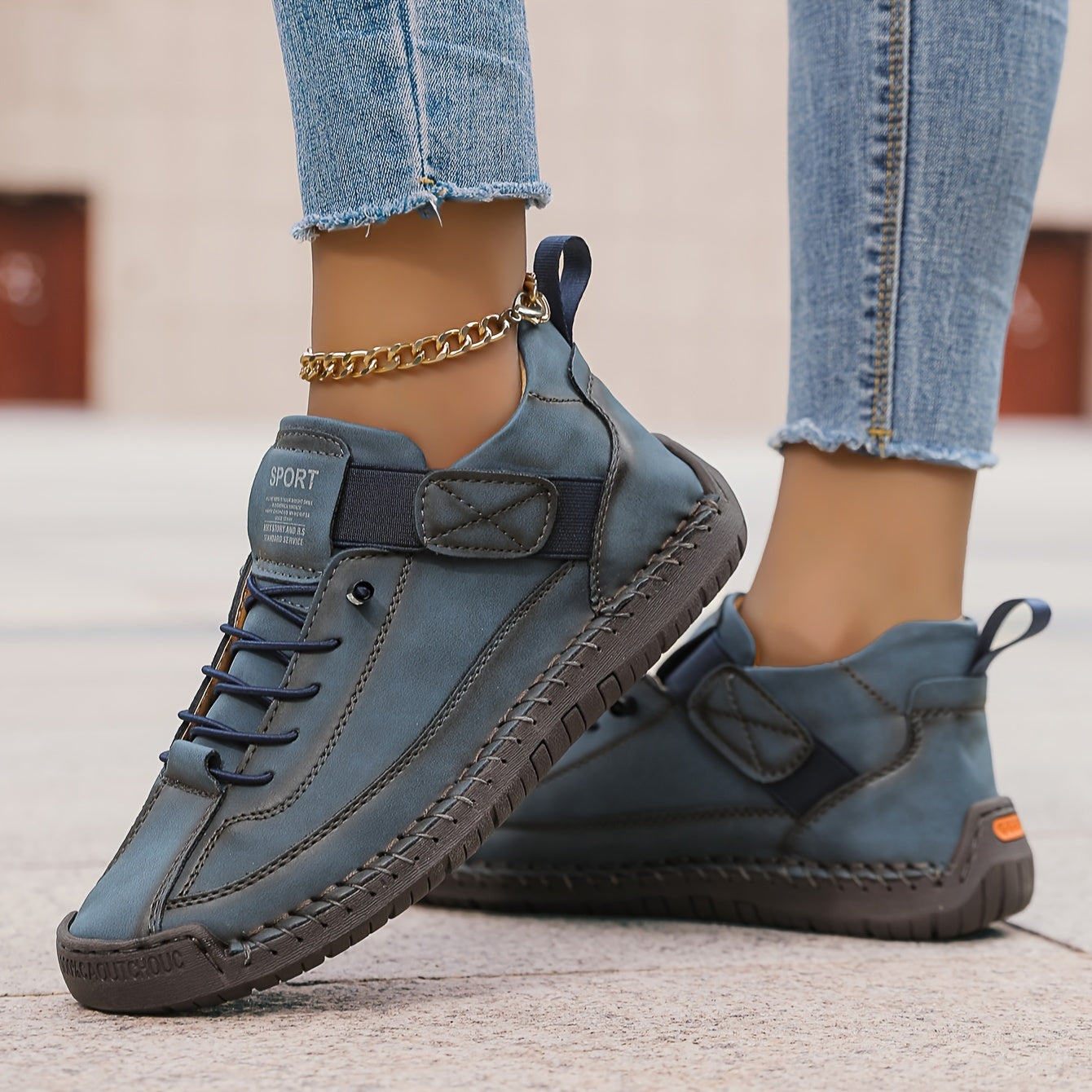 Classic Low Sneakers for Daily Use