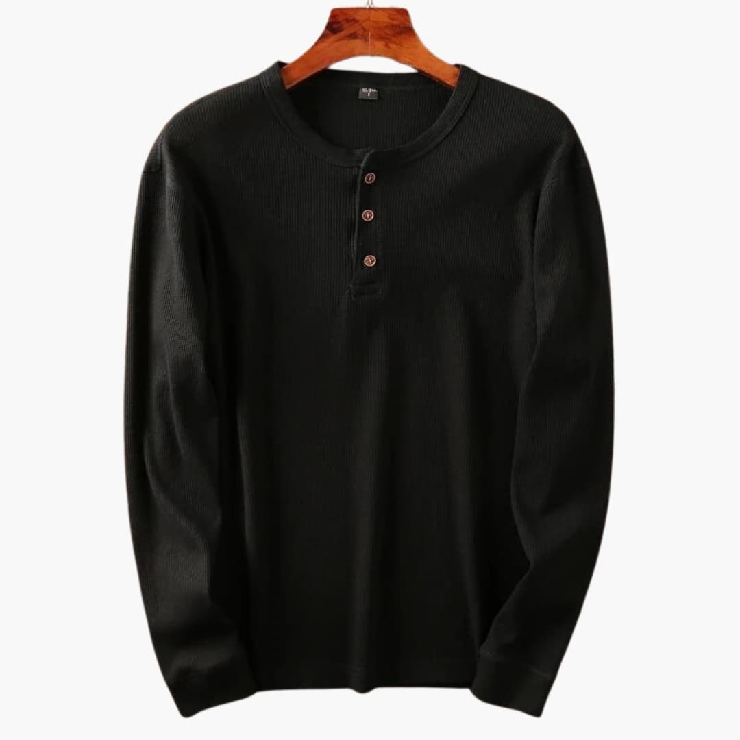 Men's long-sleeve shirt with elegant buttoning