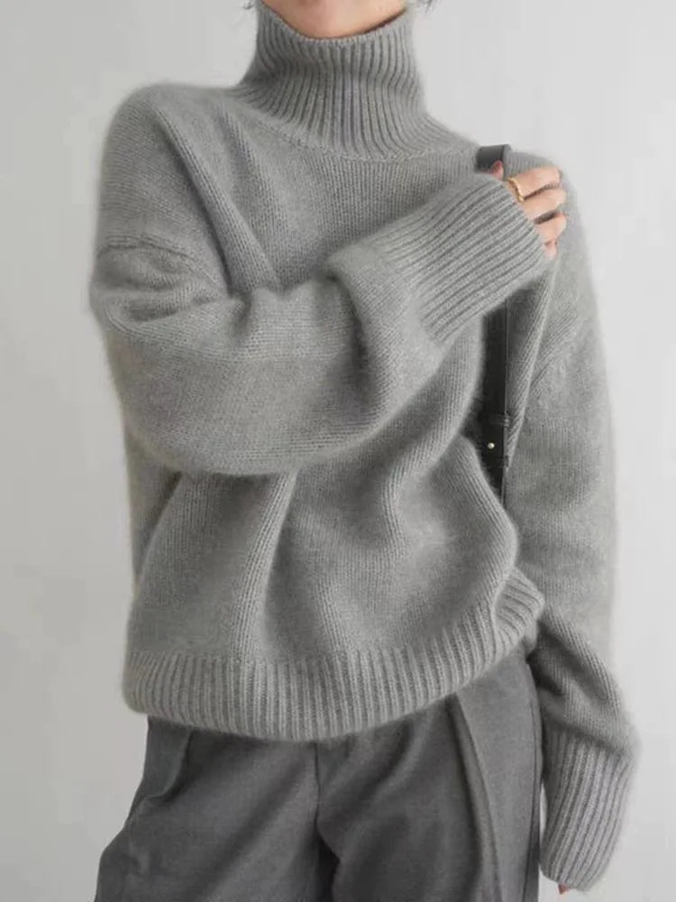 Oversized and Comfortable Women's Turtleneck Sweater