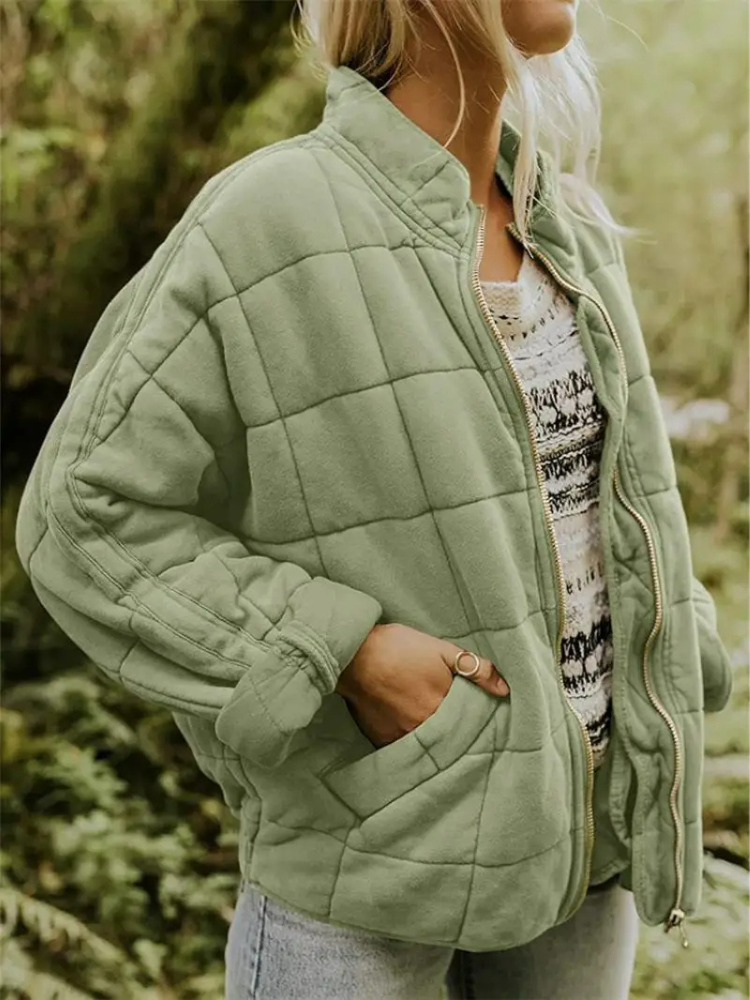 Women's quilted zip-up jacket with pockets