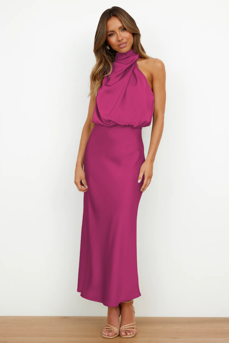 Robe longue élégante coupe asymétrique pour femme moderne