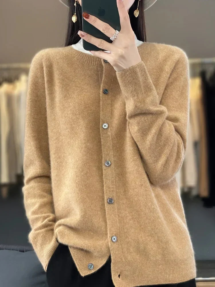 Elegant Soft-Knit Buttoned Women's Cardigan