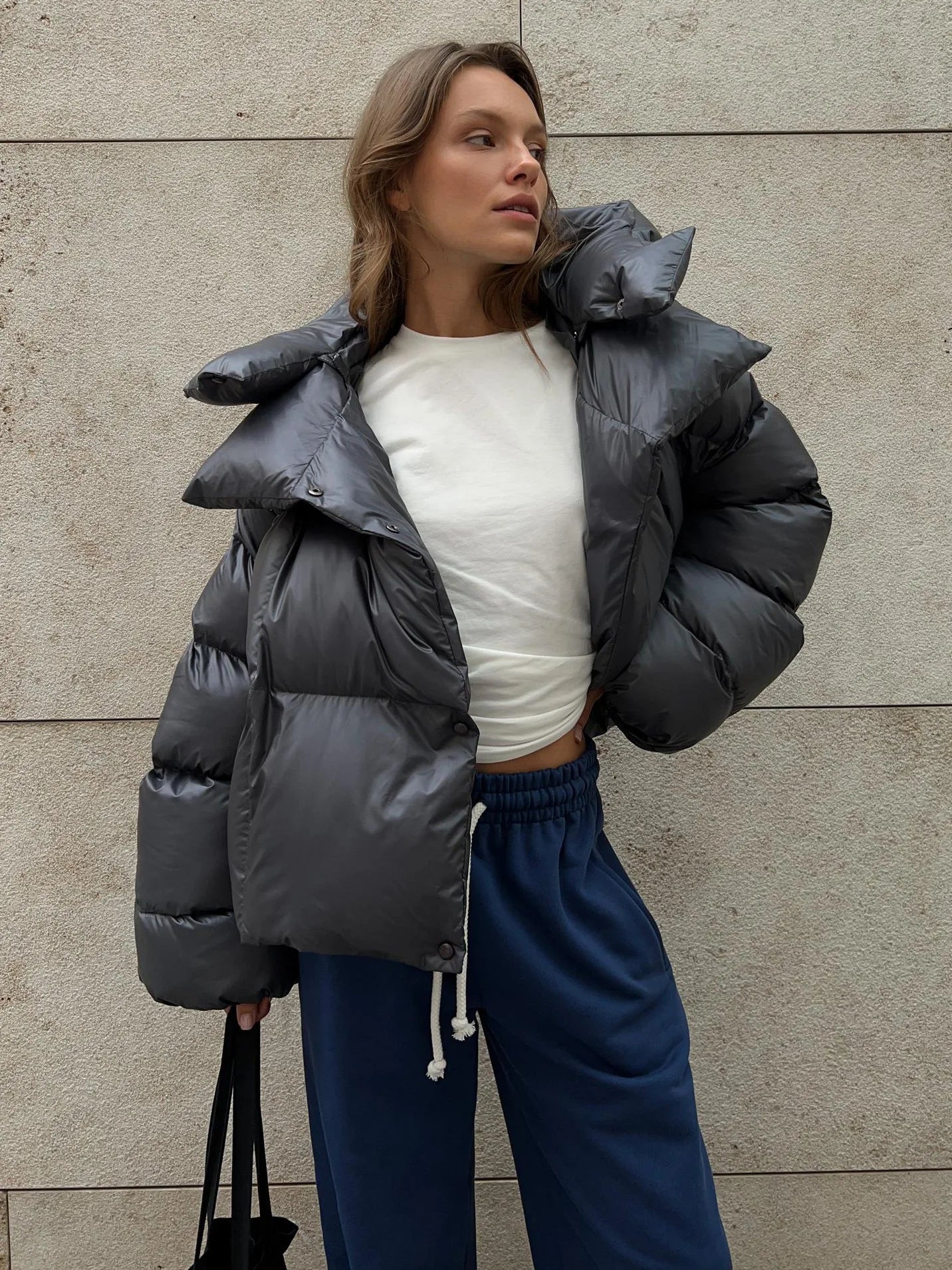 Doudoune Oversize Pour Femme Avec Col Montant Et Capuche
