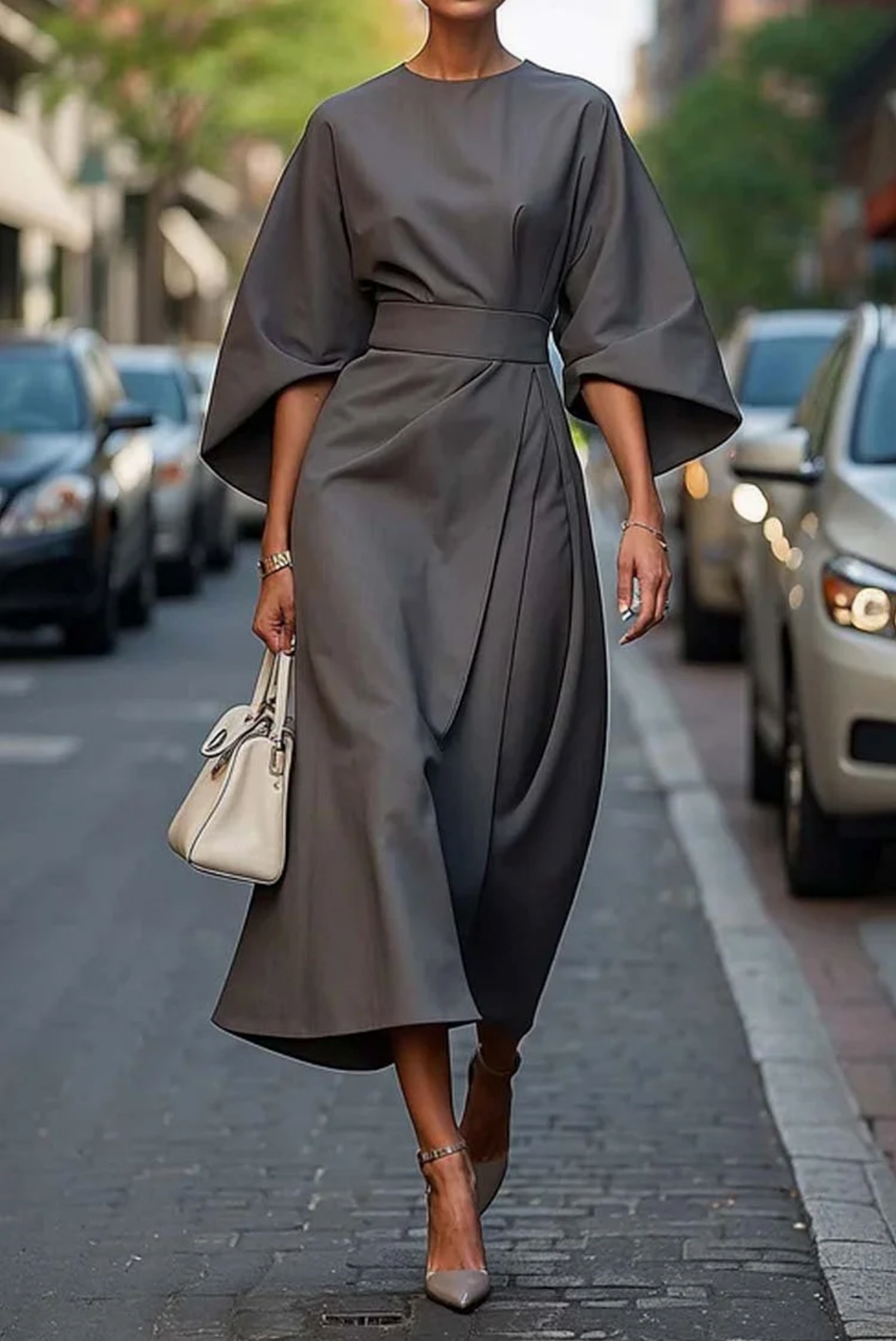 Robe Élégante à Manches Amples – Look Sophistiqué