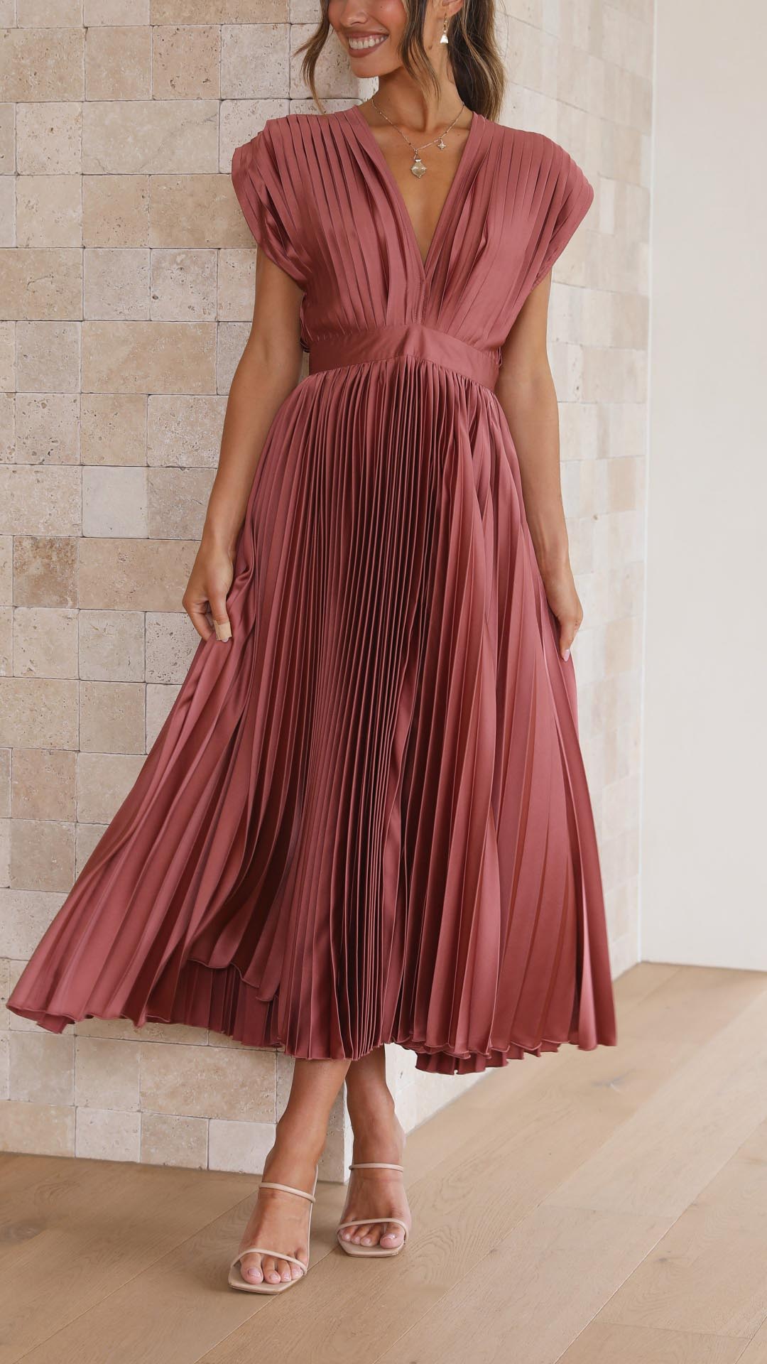 Robe midi plissée élégante pour femme col en V manches courtes fluide