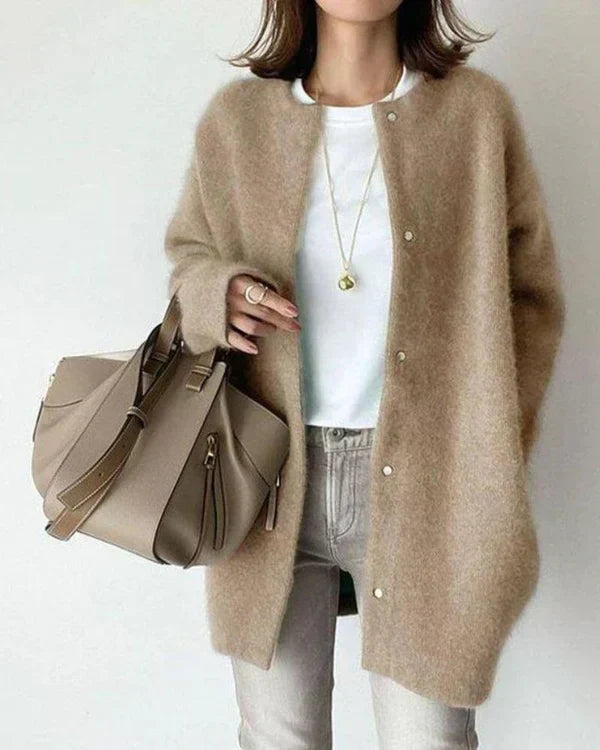 Elegant loose-fit women's cardigan