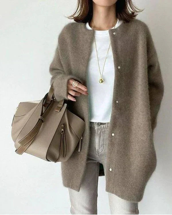 Elegant loose-fit women's cardigan