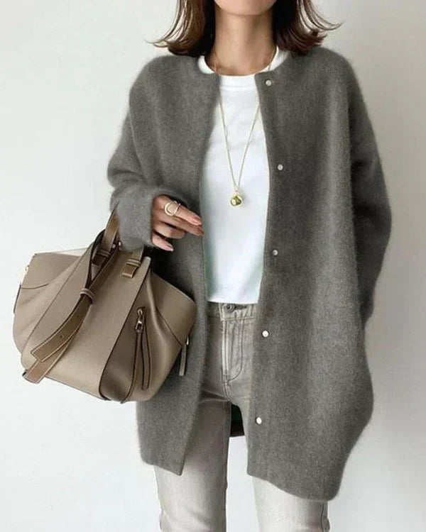 Elegant loose-fit women's cardigan