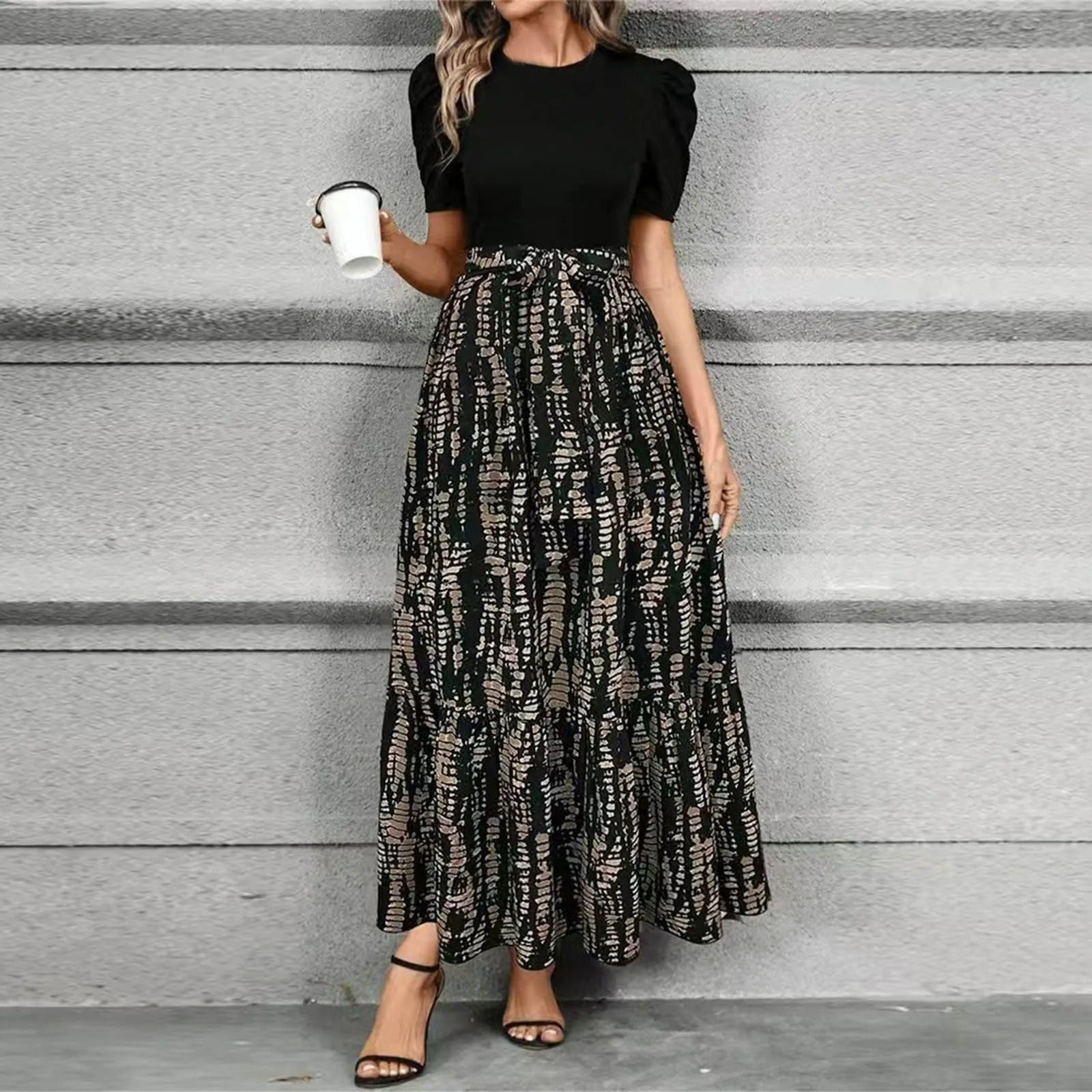 Robe maxi élégante pour femme avec imprimé floral contrastant